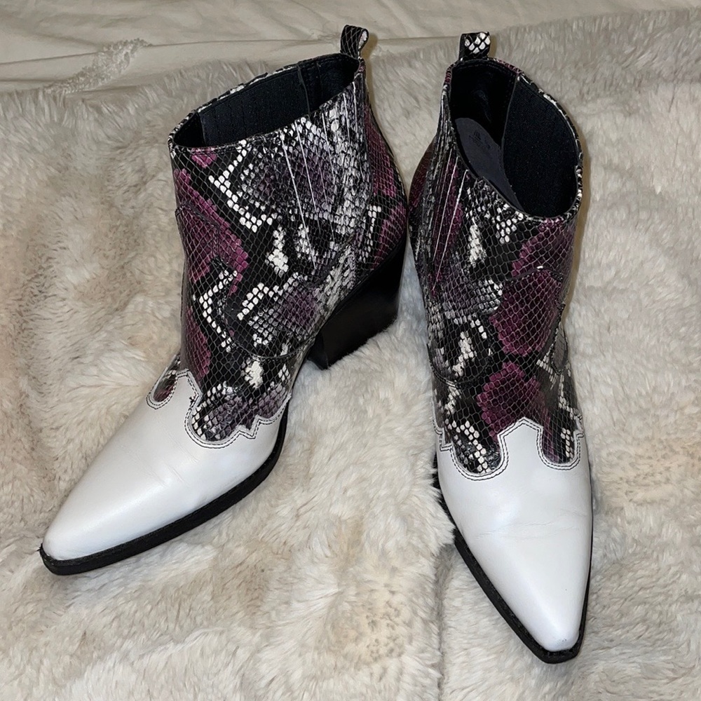 Same Edelman Winona booties